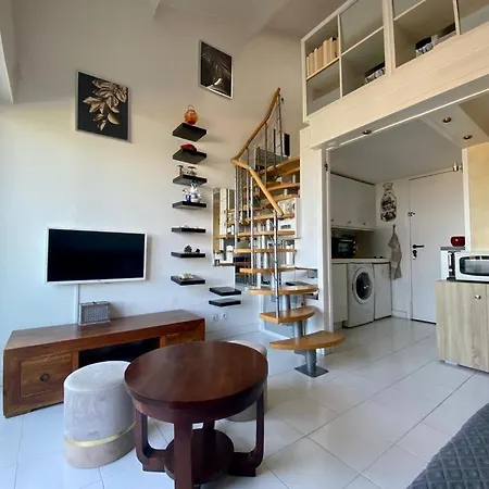 Dernier Etage 300m Plage3 아파트 *