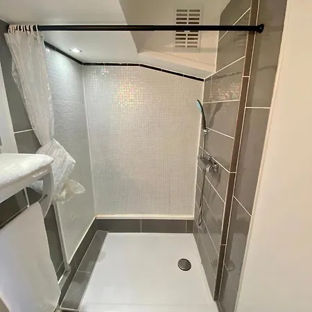 아파트 Dernier Etage 300m Plage3 세테